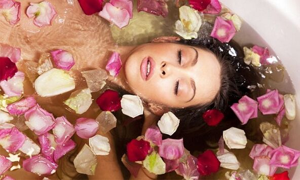 prendre des bains d'huile pour l'augmentation mammaire