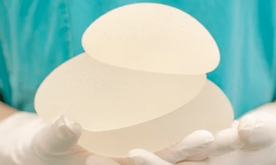 implants mammaires pour agrandir la poitrine